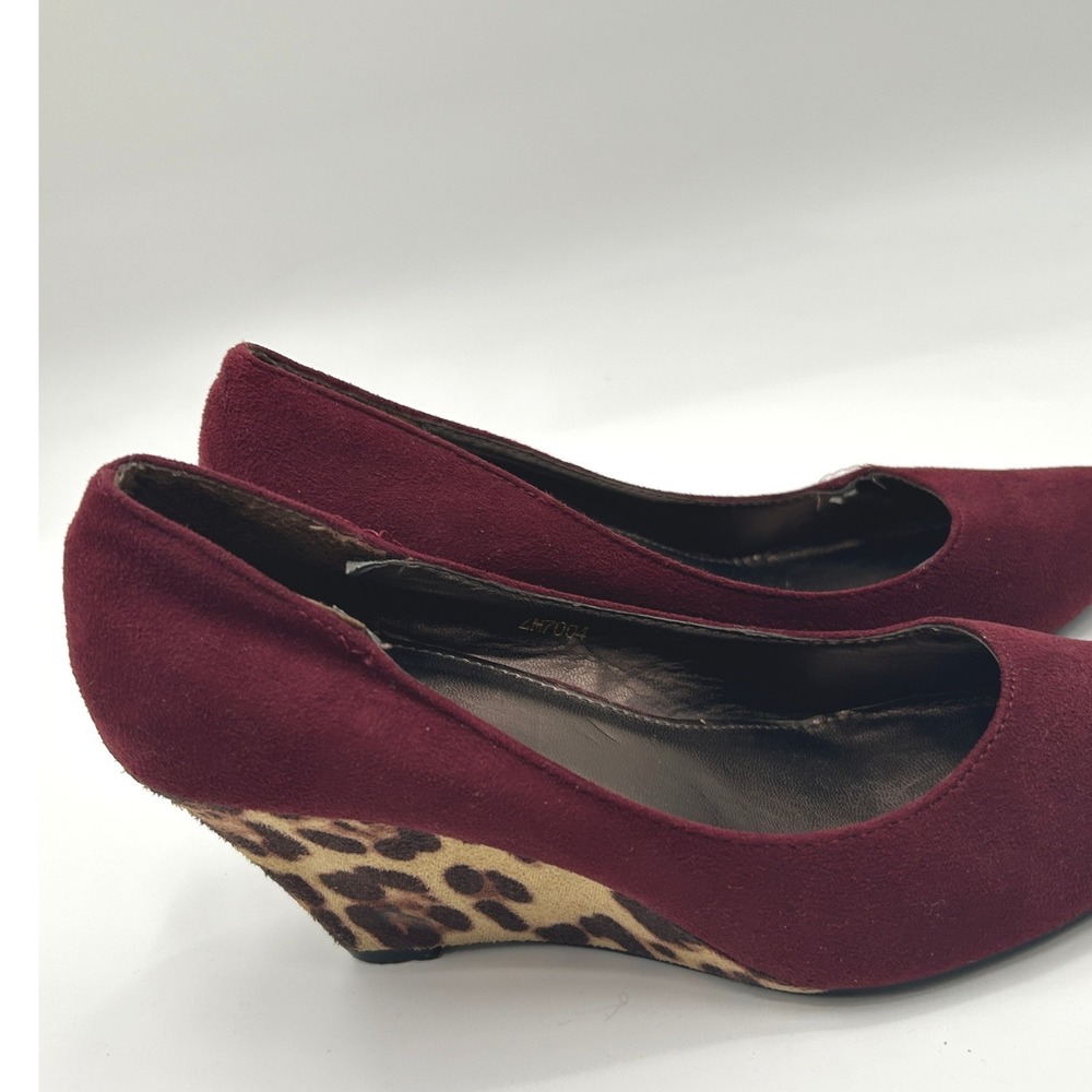 Ollio‎ Burgundy Suede Wedge Heels Leopard Print Pointed Toe Pumps Size 6.5 - Picture 5 of 10